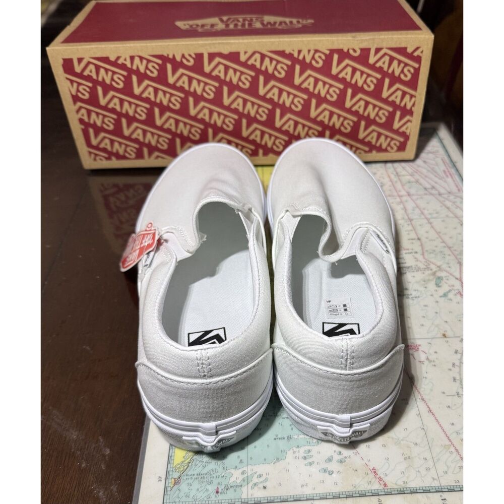 NIB Vans Classic Slip-On True White Canvas Shoes Men's 10.5 / Women's 12.0 - Picture 13 of 13